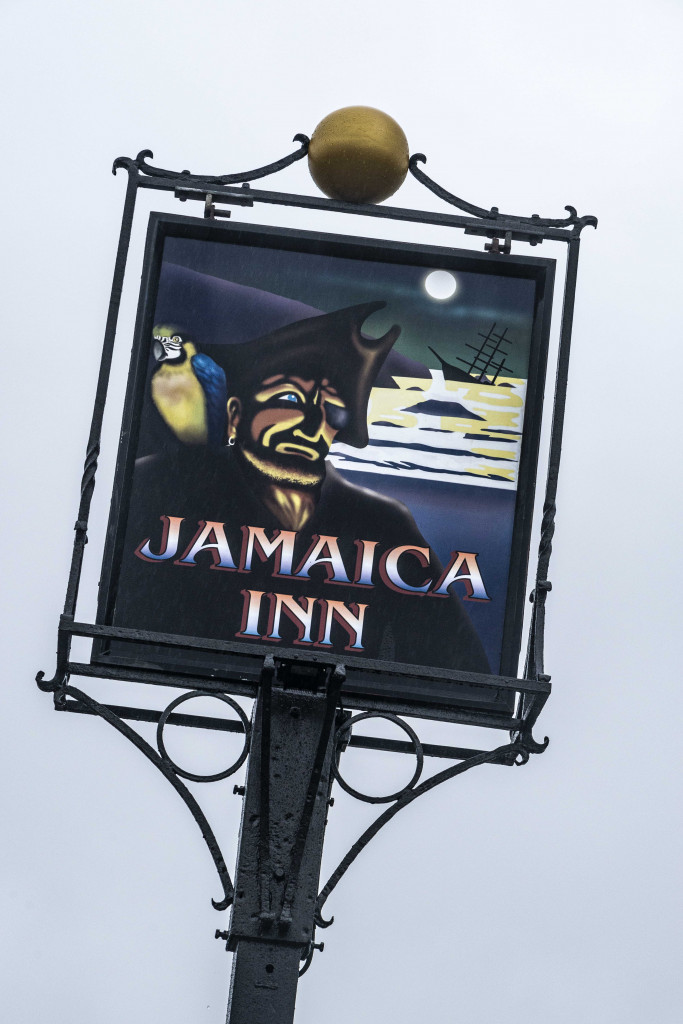 Kneipenschild vor dem Jamaica Inn