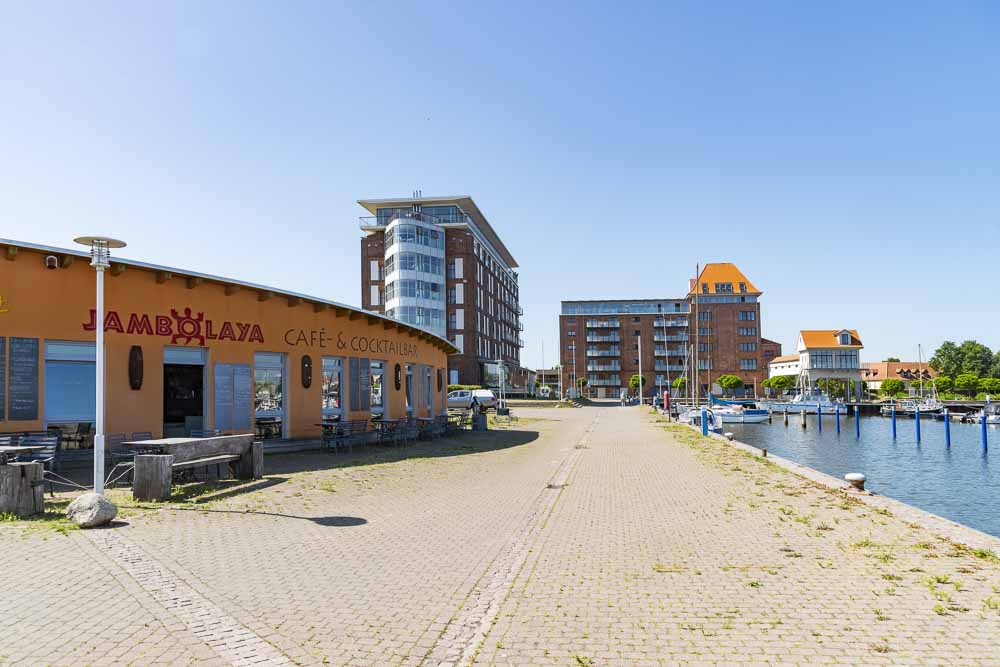 Blick auf das Speicherhotel im Hafen