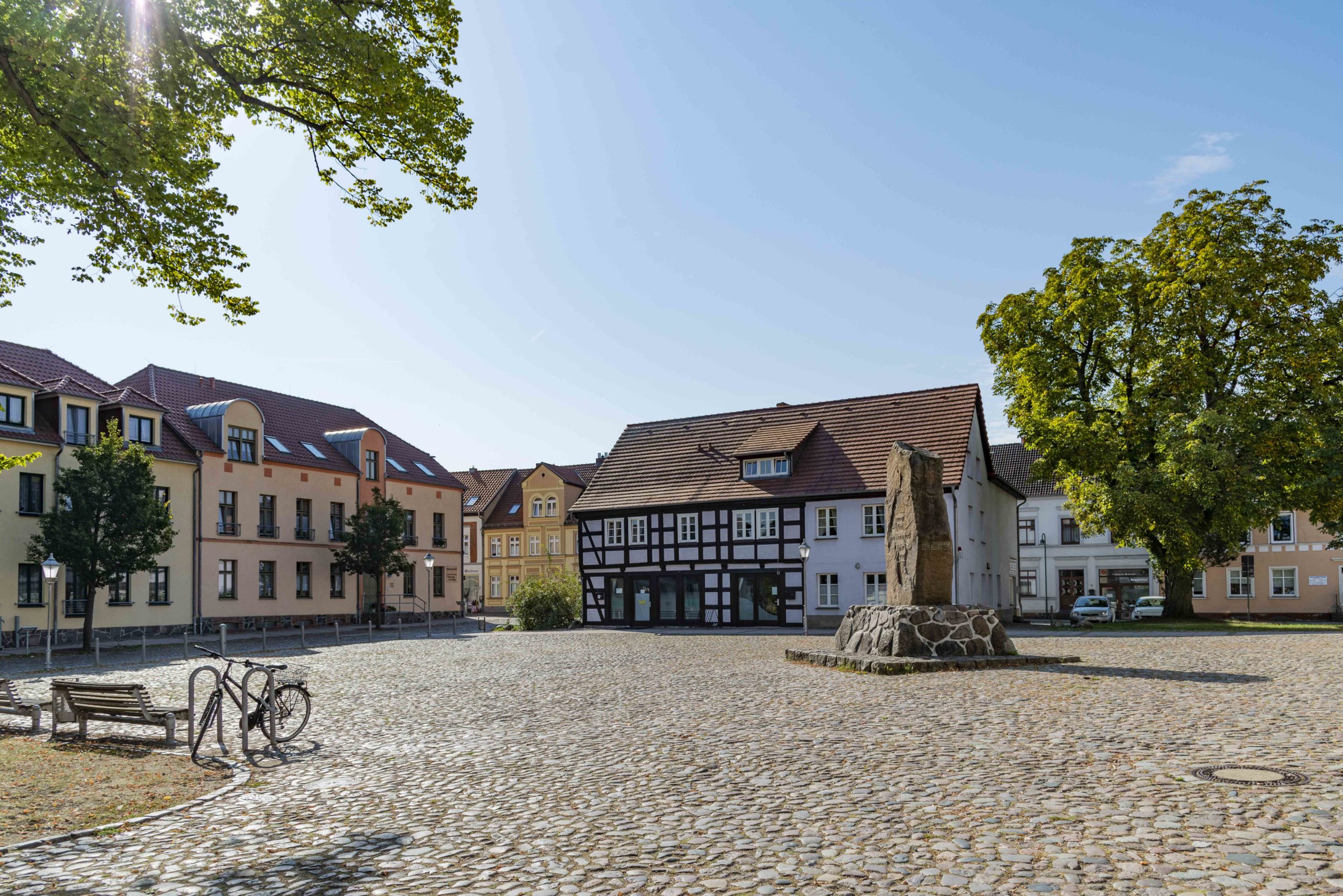 Ruhe auf dem Marktplatz von Wesenberg Woblitzsee