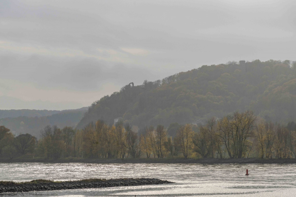 Rhein mit Rolandsbogen