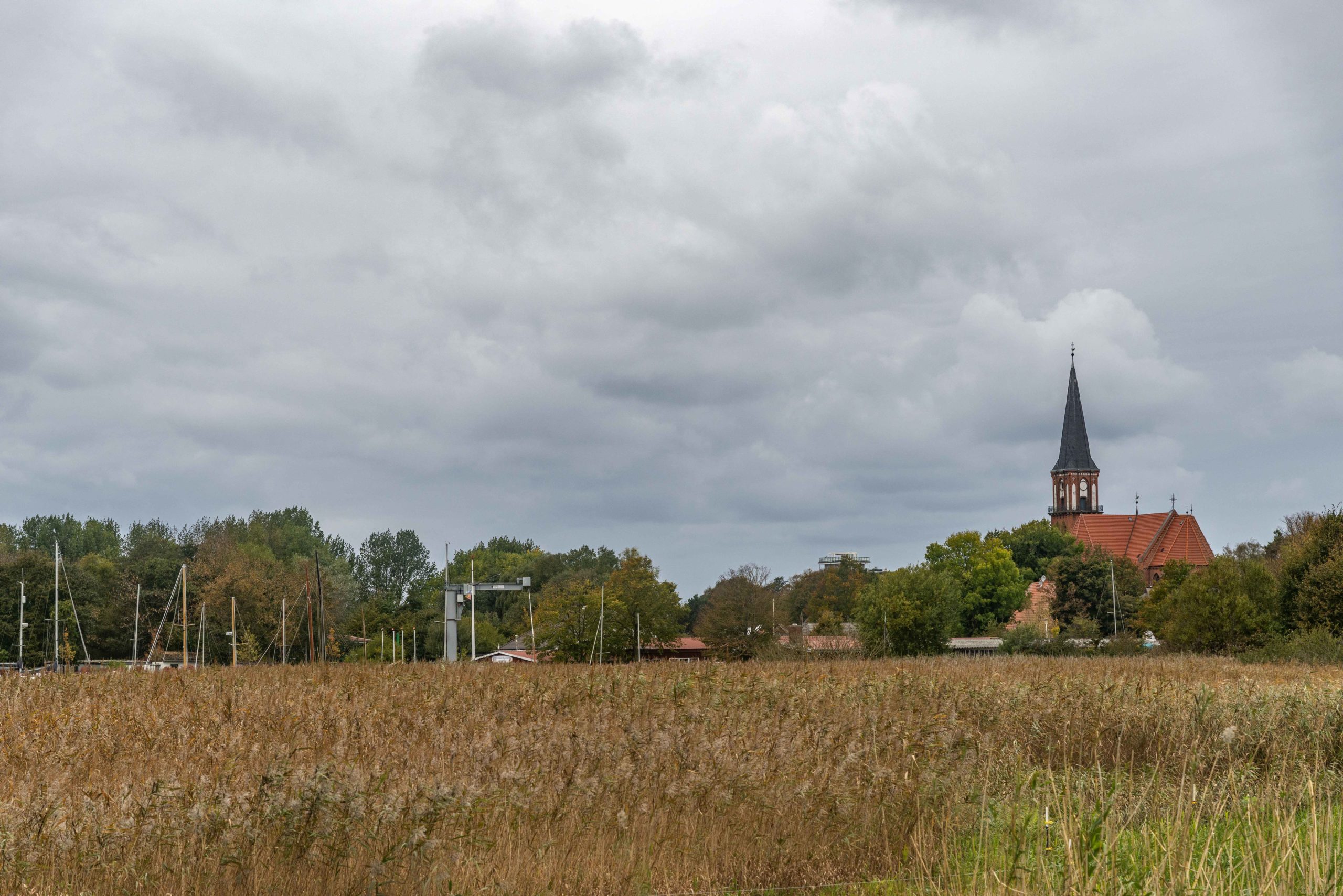 Wustrow mit Dorfkirche
