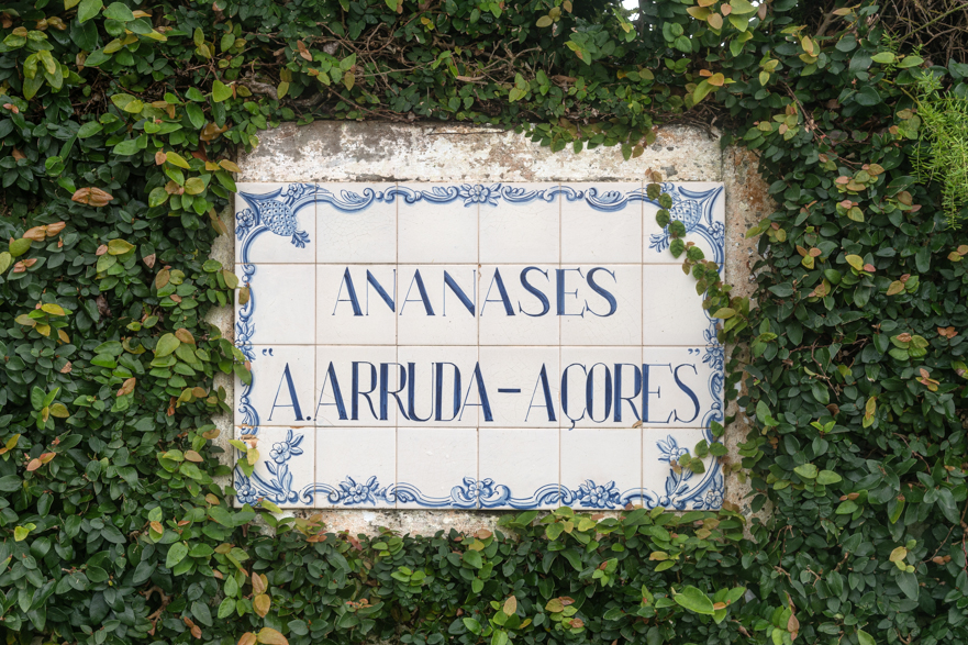 Azulejo Schild an Ananas Plantage